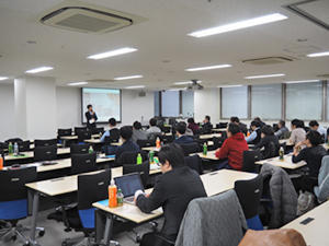 100名を超える参加者があった研究会の様子 100名を超える参加者があった研究会の様子